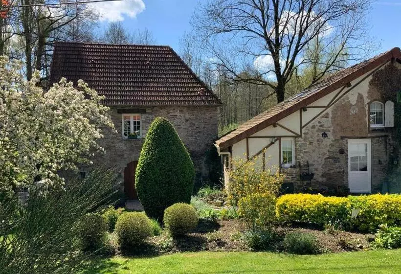 Aamiaismajoitus (B&B) Le Moulin De La Castellerie