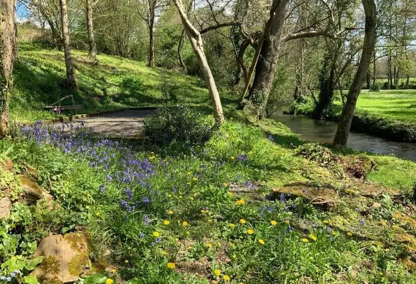 Aamiaismajoitus (B&B) Le Moulin De La Castellerie