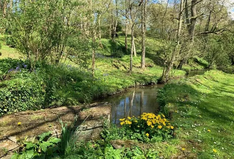 Aamiaismajoitus (B&B) Le Moulin De La Castellerie