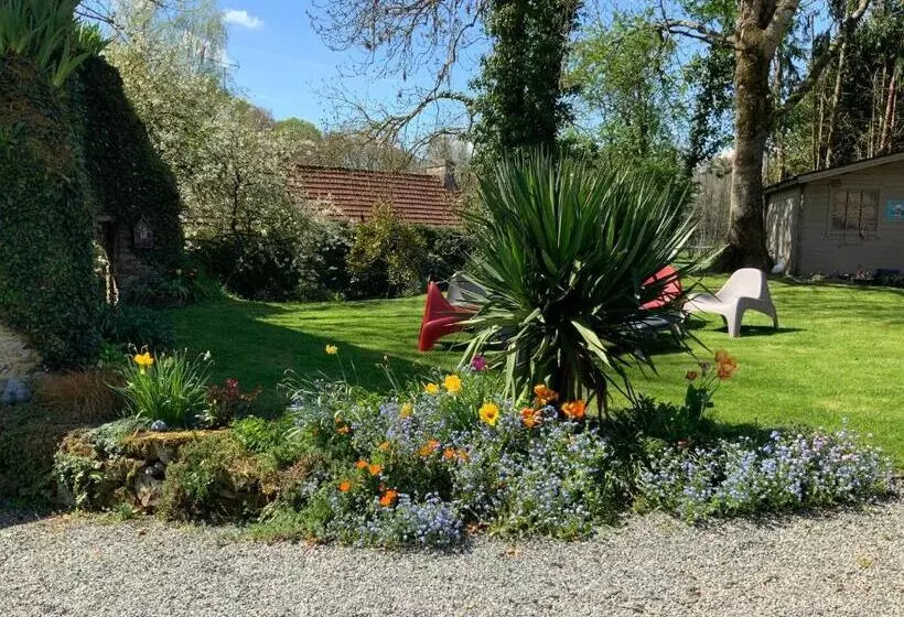 Aamiaismajoitus (B&B) Le Moulin De La Castellerie