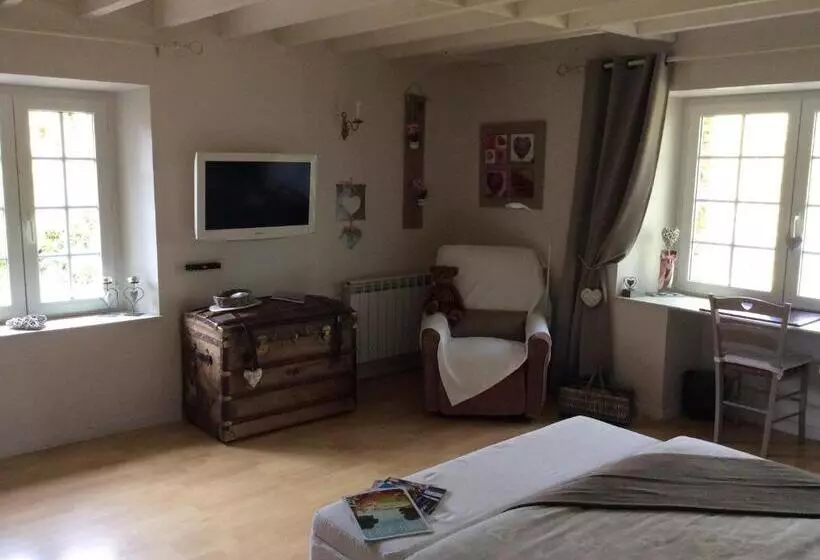 Aamiaismajoitus (B&B) Le Moulin De La Castellerie