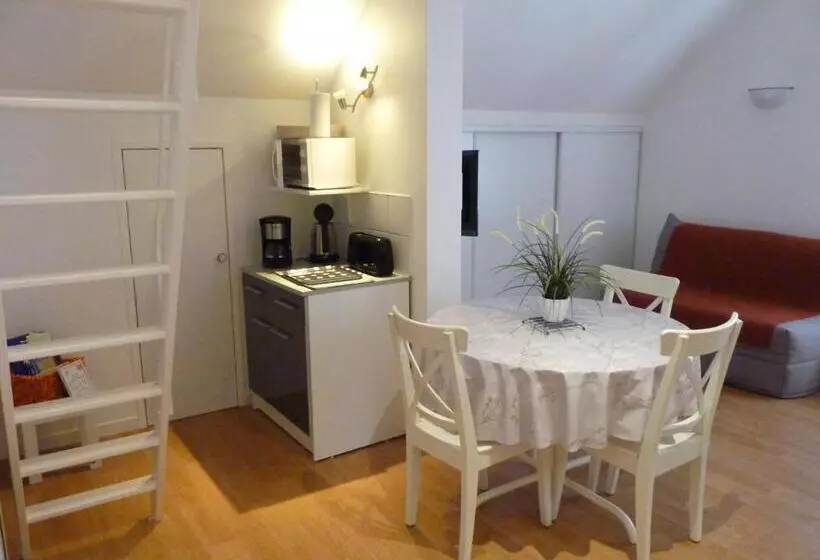 Aamiaismajoitus (B&B) Les Petits Jardins