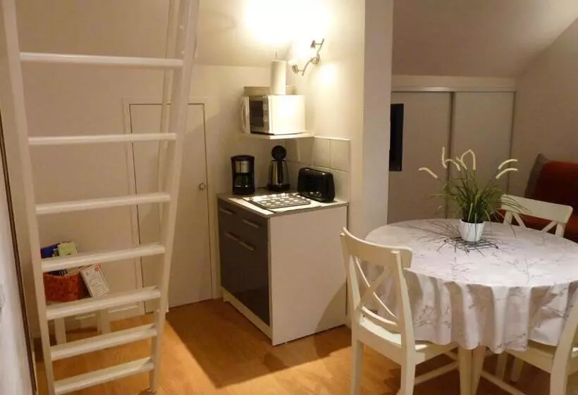 Aamiaismajoitus (B&B) Les Petits Jardins