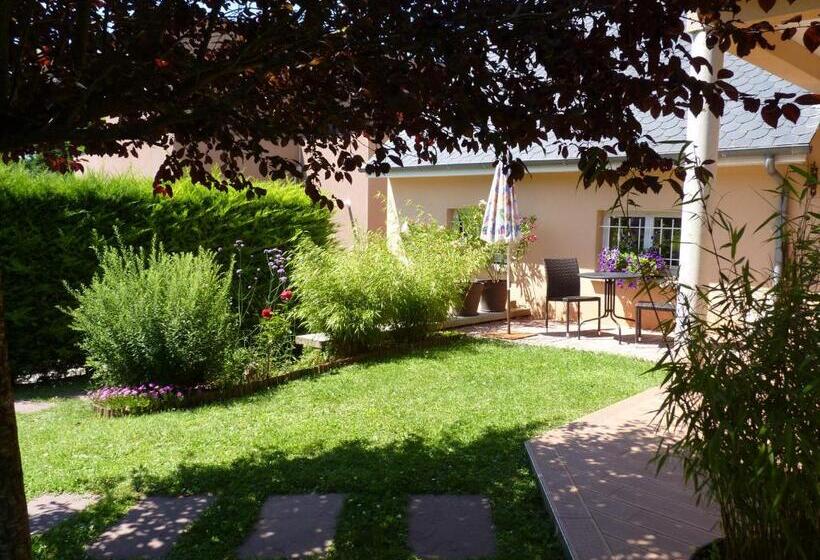 צימר Les Petits Jardins