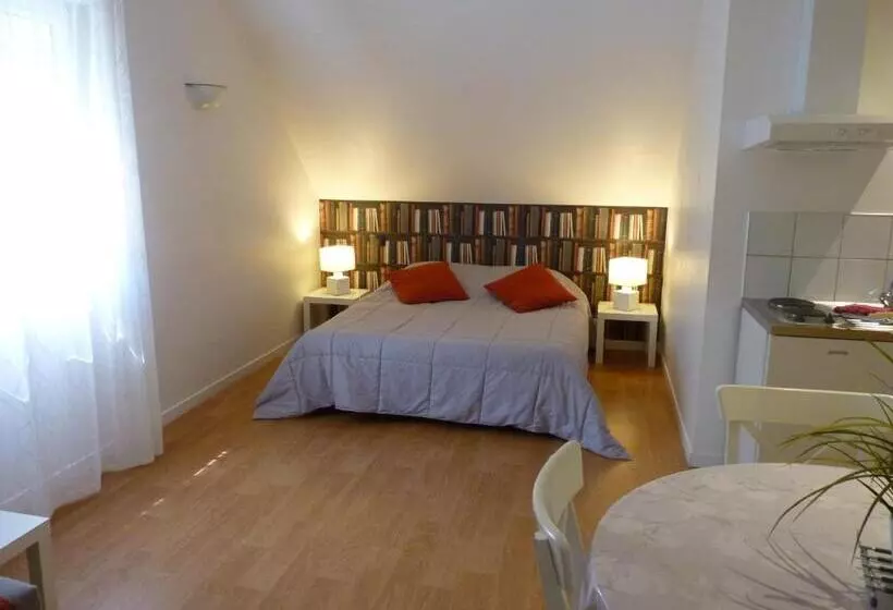 Aamiaismajoitus (B&B) Les Petits Jardins