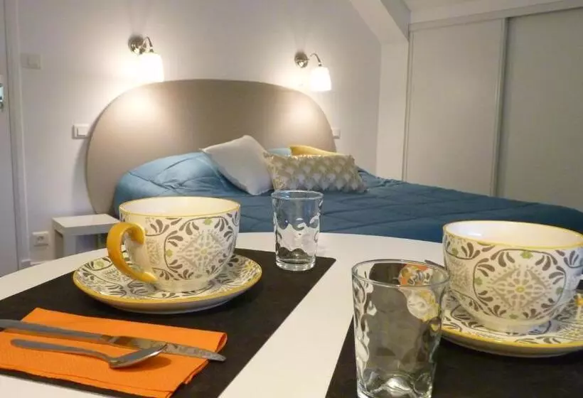 Aamiaismajoitus (B&B) Les Petits Jardins