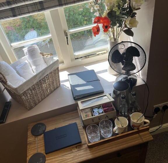 민박 The Crewe Arms