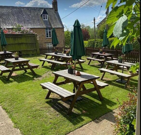 민박 The Crewe Arms