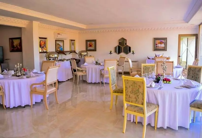 ホテル Hôtel Jnane Ain Asserdoune