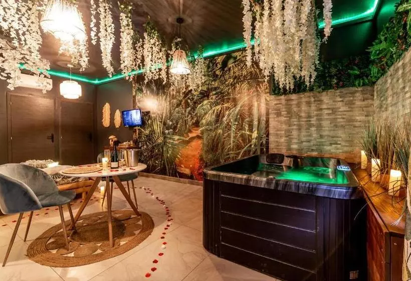 Hotelli Sweet Uni Vert Jacuzzi