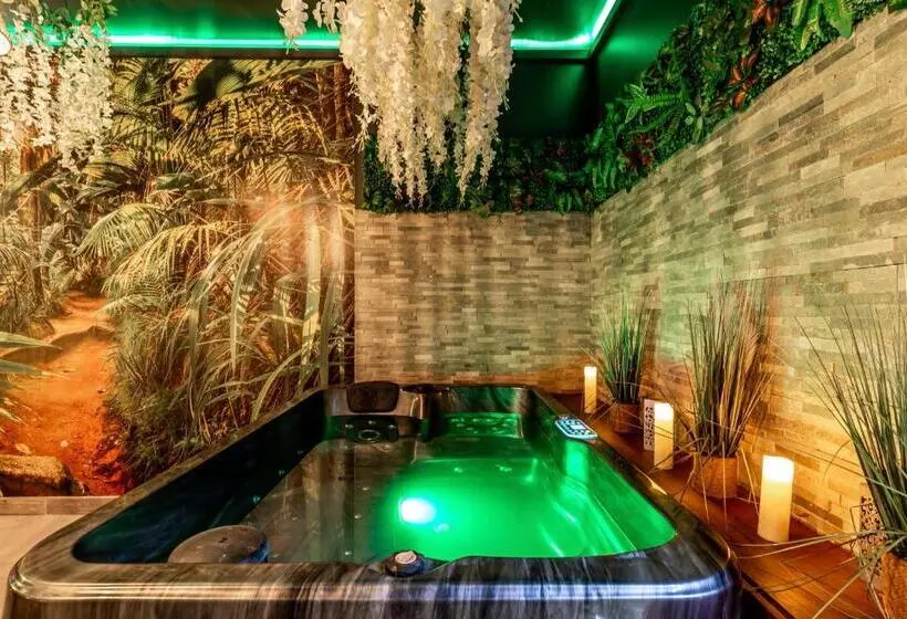 Hotelli Sweet Uni Vert Jacuzzi