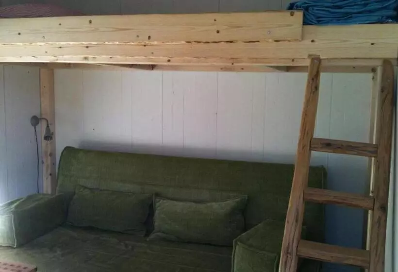 Lönneberga Vandrarhem & Hostel