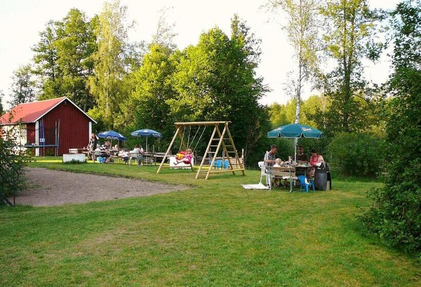 Lönneberga Vandrarhem & Hostel