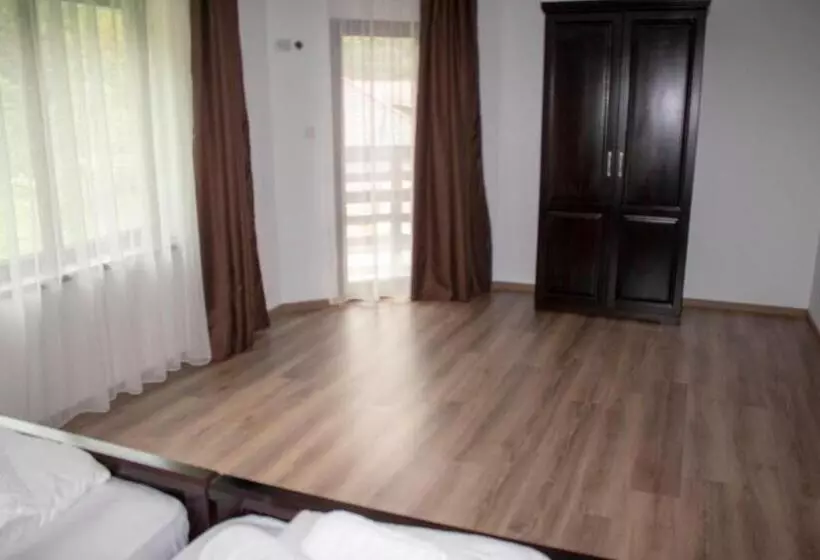 Majatalo Casa Valea Cernei