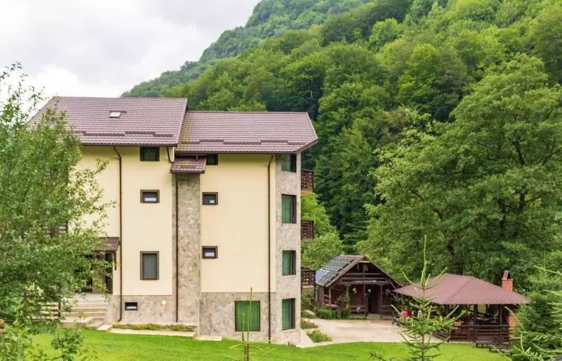 Majatalo Casa Valea Cernei