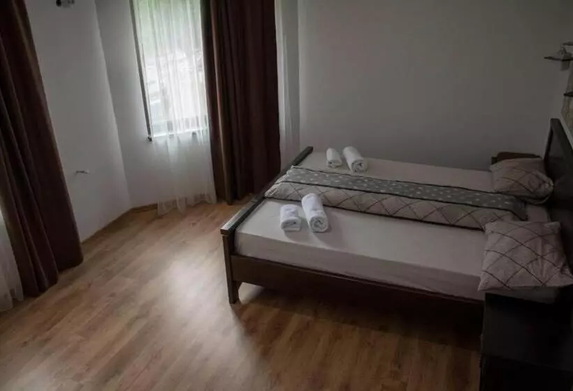 Majatalo Casa Valea Cernei