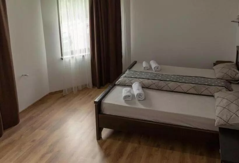 Majatalo Casa Valea Cernei