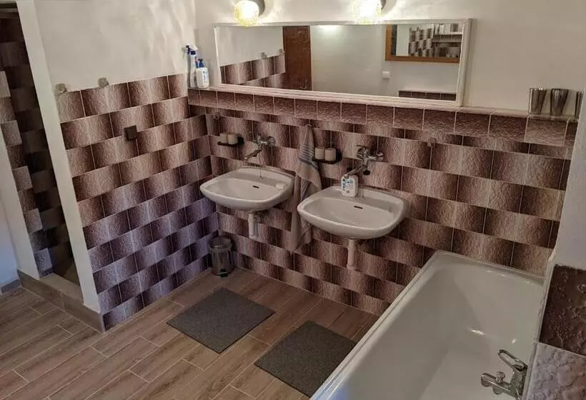 Majatalo Chalupa U Rybníka Střehom