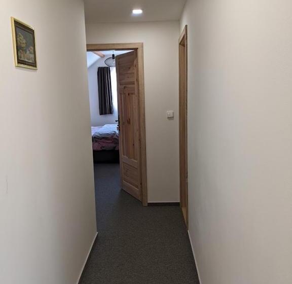 Panzió Chalupa U Rybníka Střehom