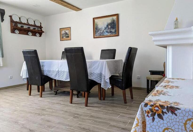 Panzió Chalupa U Rybníka Střehom