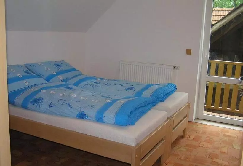 ペンション Penzion U Tomášů