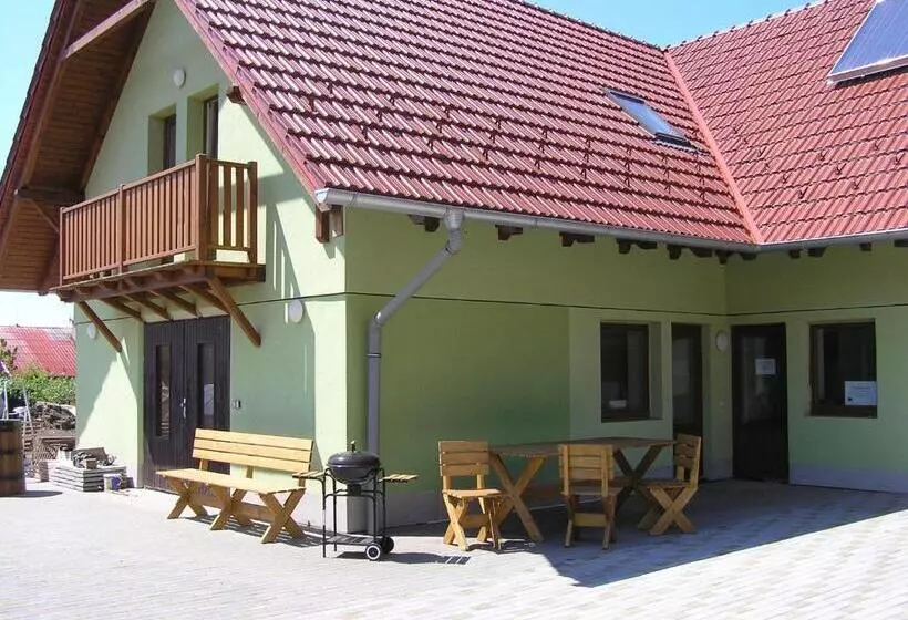 ペンション Penzion U Tomášů