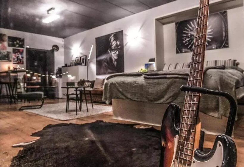 ベッドアンドブレックファースト Backstage