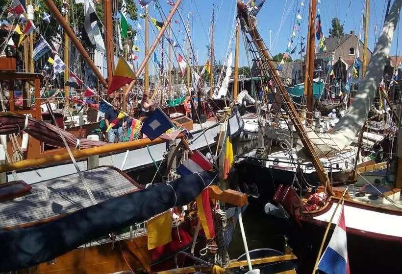 Aamiaismajoitus (B&B) Bed En Breakfast En Bike