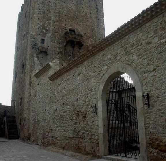 민박 Castel Di Pietra