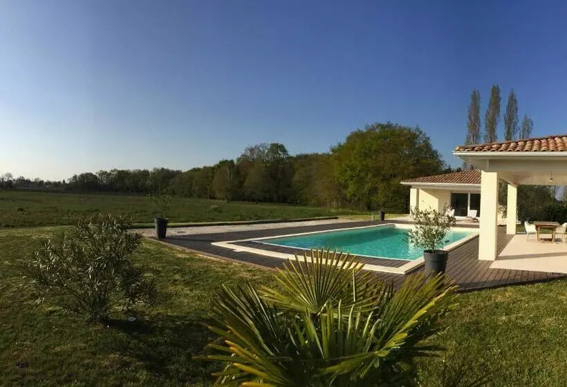 Aamiaismajoitus (B&B) Chambre D Hôtes Ama