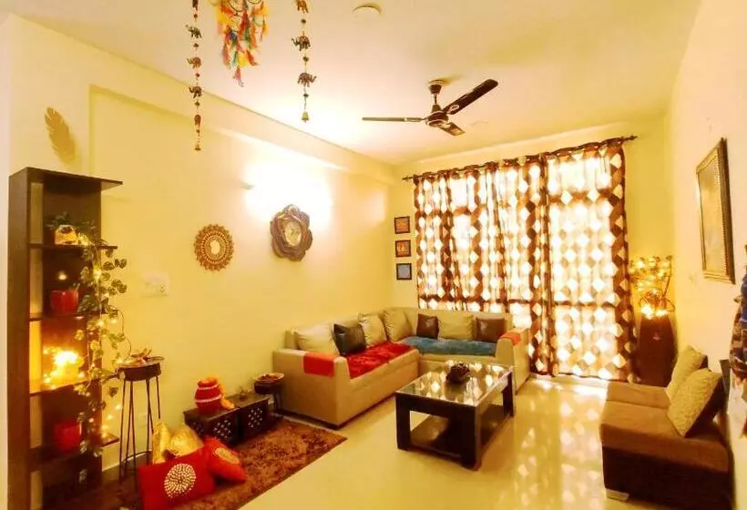 Aamiaismajoitus (B&B) Exclusive Floor On Manali Expressway For Family