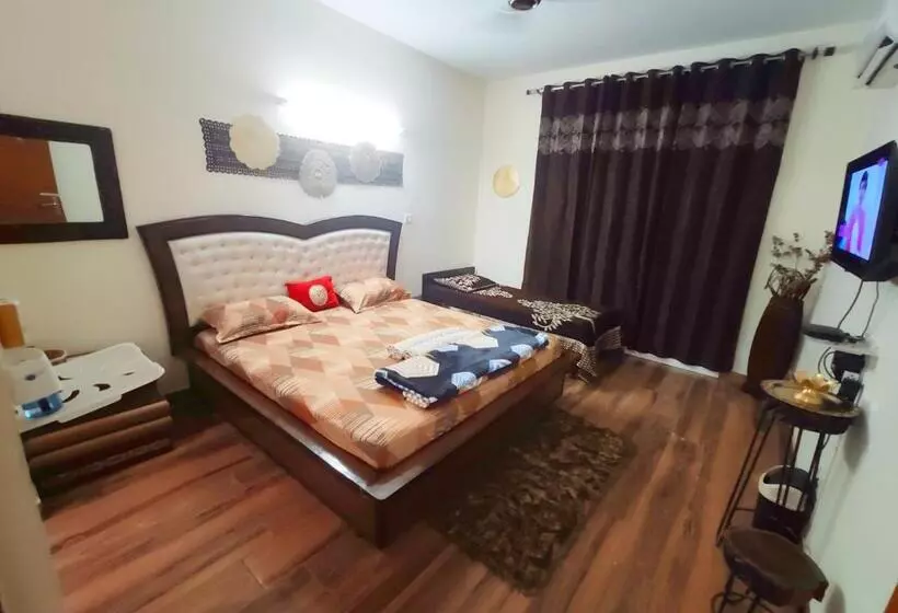 Aamiaismajoitus (B&B) Exclusive Floor On Manali Expressway For Family