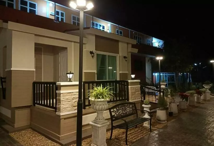 ベッドアンドブレックファースト Khaoyaitriplefive