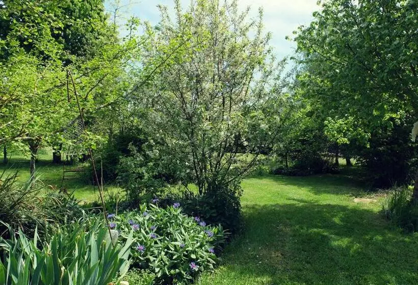 Aamiaismajoitus (B&B) Le Thé Au Jardin