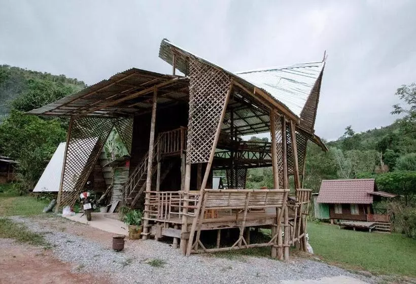 ホテル Khaokhopimphupha Farmstay เขาค้อพิมภูผาฟาร์มสเตย์ ไม่มีไฟฟ้า น้ำจากน้ำตกธรรมชาติ Low Cabon With Sust