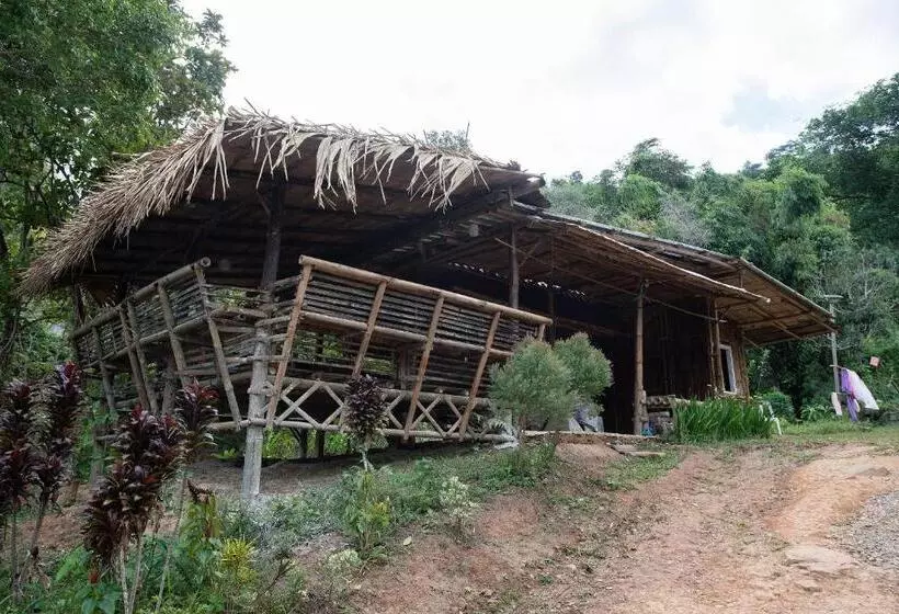 ホテル Khaokhopimphupha Farmstay เขาค้อพิมภูผาฟาร์มสเตย์ ไม่มีไฟฟ้า น้ำจากน้ำตกธรรมชาติ Low Cabon With Sust