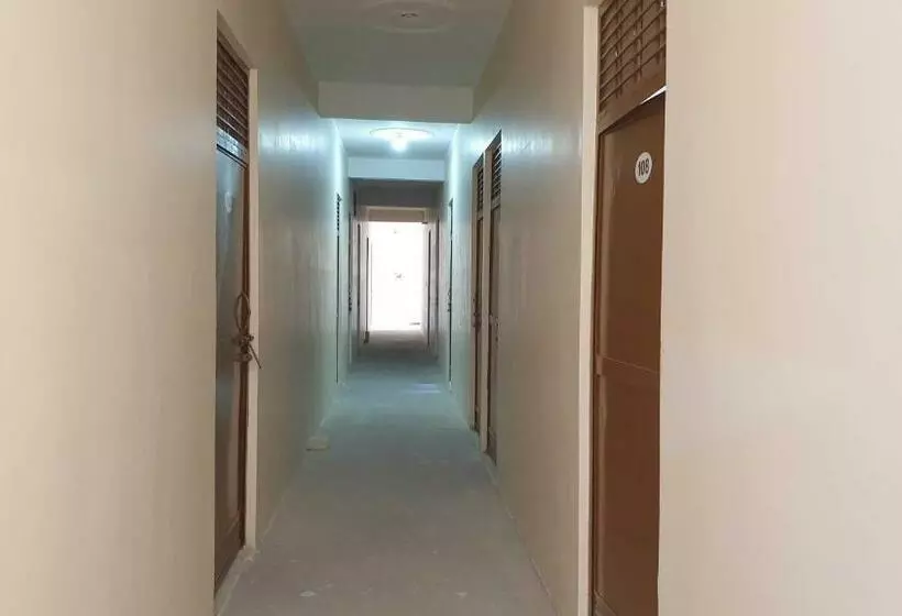 Hotelli Oyo 70012  Shinestar