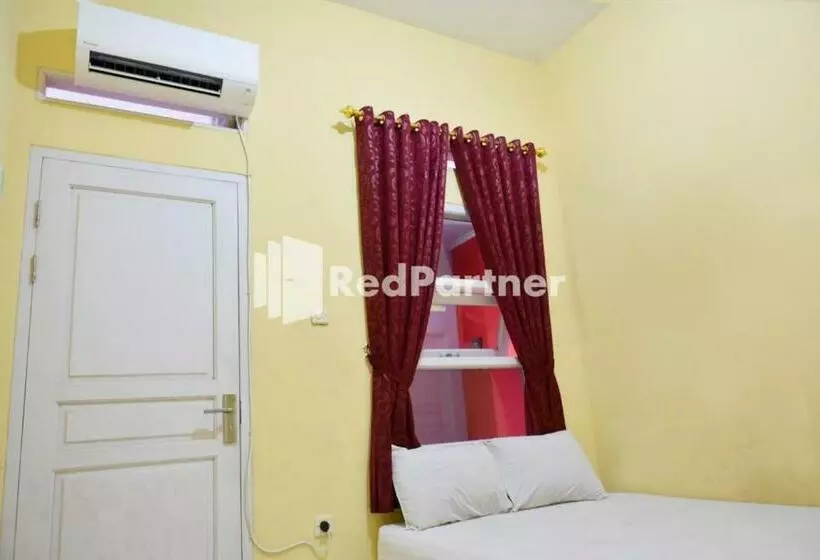 Hotelli Rc Costel Near Rsdh Cianjur Mitra Reddoorz