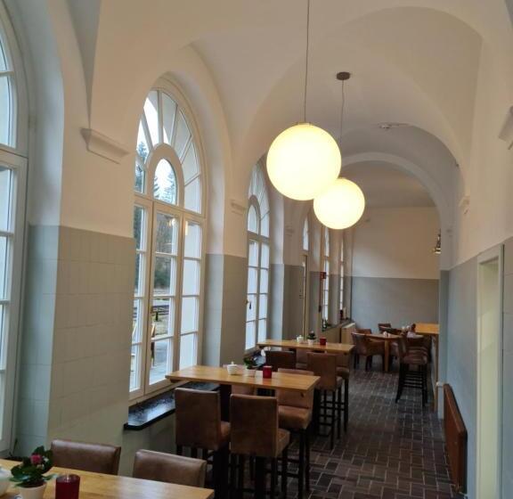 酒店 Waldbahnhof Sauerland