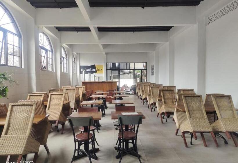 Pensionat Bu Sepuh Guesthouse