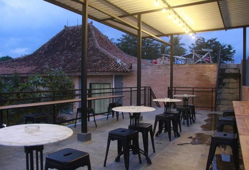 Pensionat Bu Sepuh Guesthouse