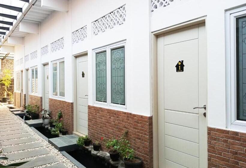 Pensionat Bu Sepuh Guesthouse