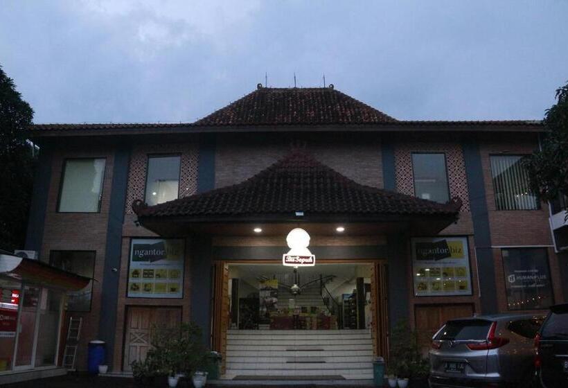 Pensionat Bu Sepuh Guesthouse