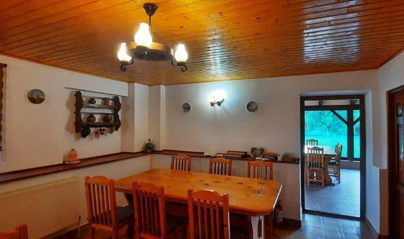 بنسيون Casa Cânda