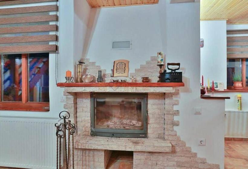 بنسيون Casa Cânda