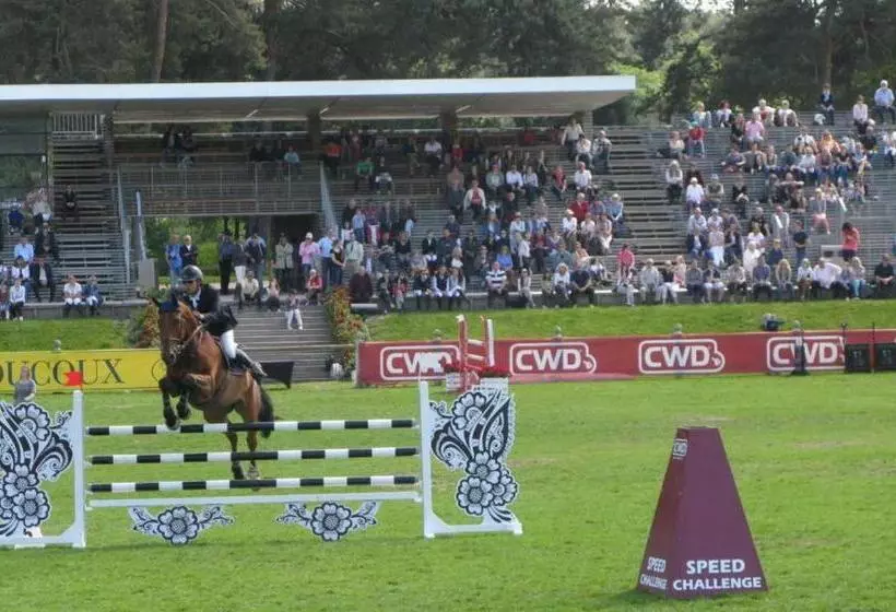 Majatalo Etape Forêt Fontainebleau Climb & Randonnées