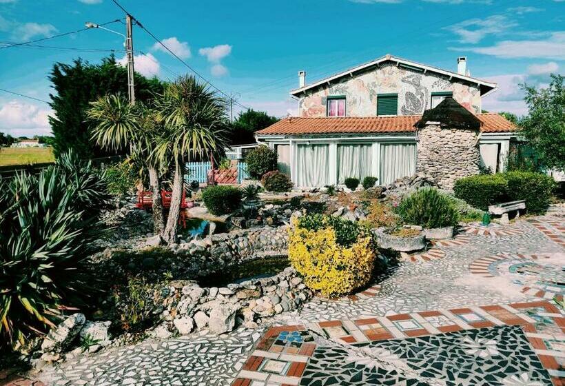 بنسيون La Maison Mosaic Medoc   Gîtes