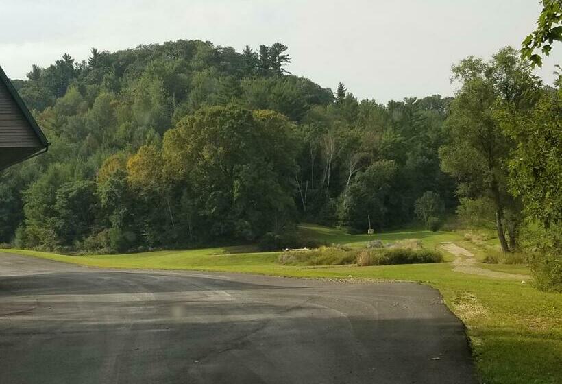 פנסיון Lithium Lodge, Llc