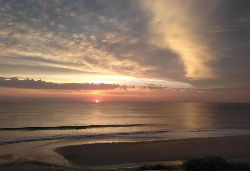 Majatalo Zenzela Surf House
