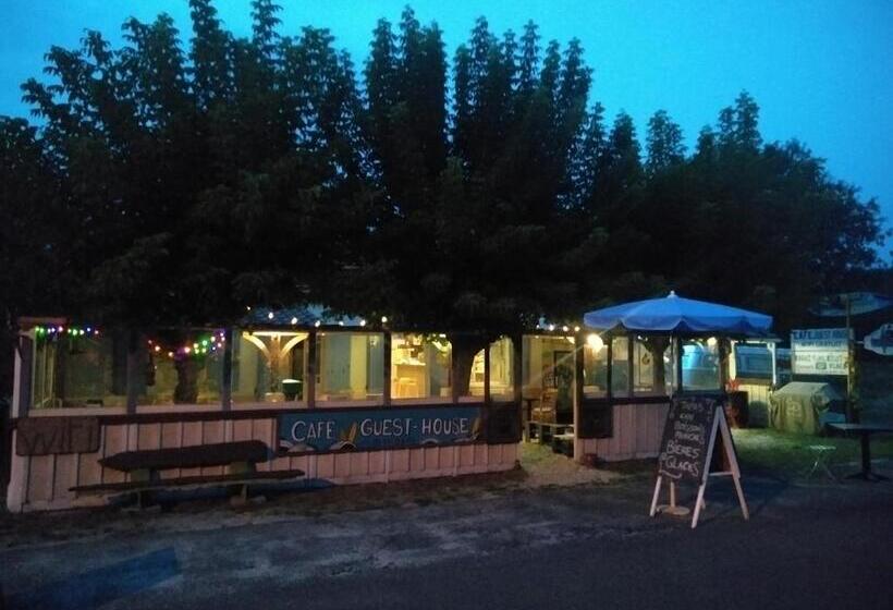 Пансион Zenzela Surf House